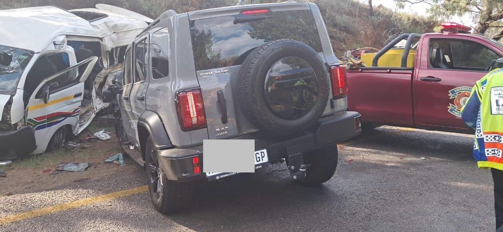 Six people killed in t-bone crash between GWM Tank and minibus taxi ...