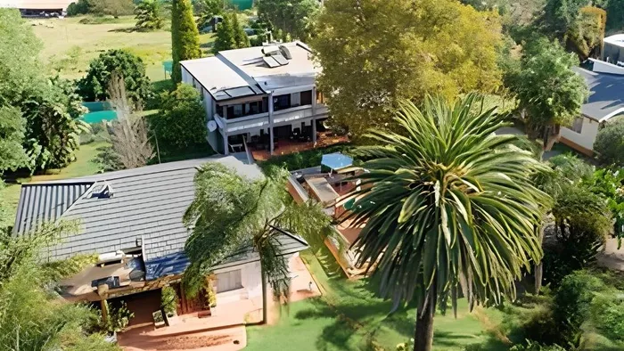 Golden Candle Bed & Breakfast is located in Honeydew on Johannesburg’s west rand. 