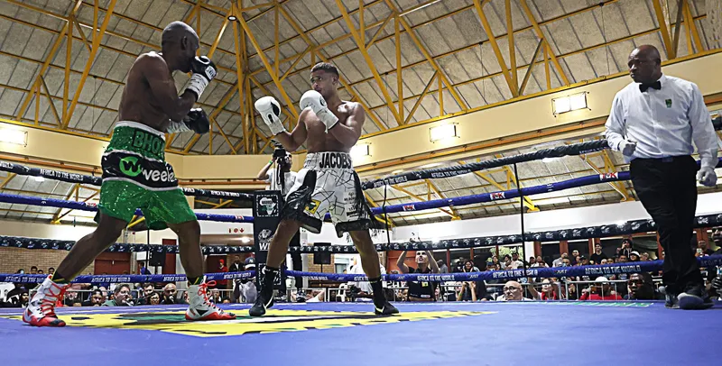 Jacobs extends unbeaten run in explosive Battle in the Plains 2 showdown
