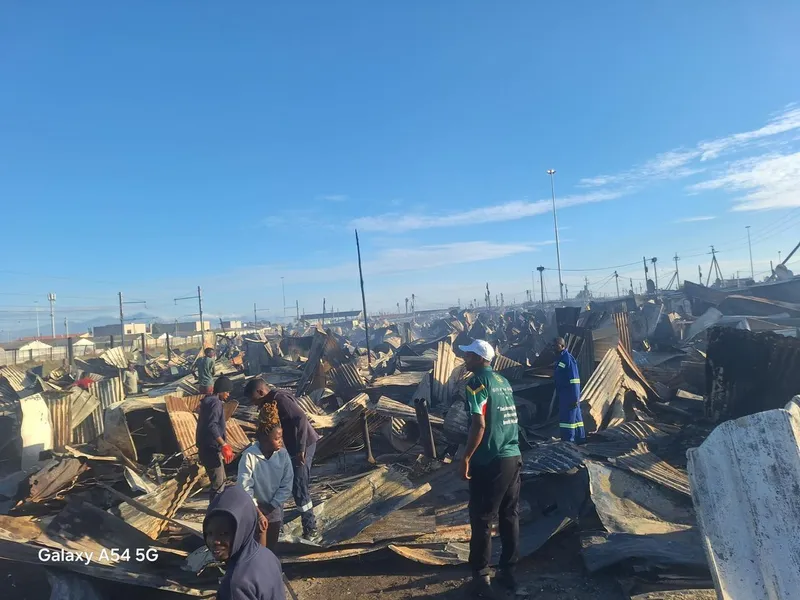Khayelitsha blaze leaves hundreds homeless in devastating fire