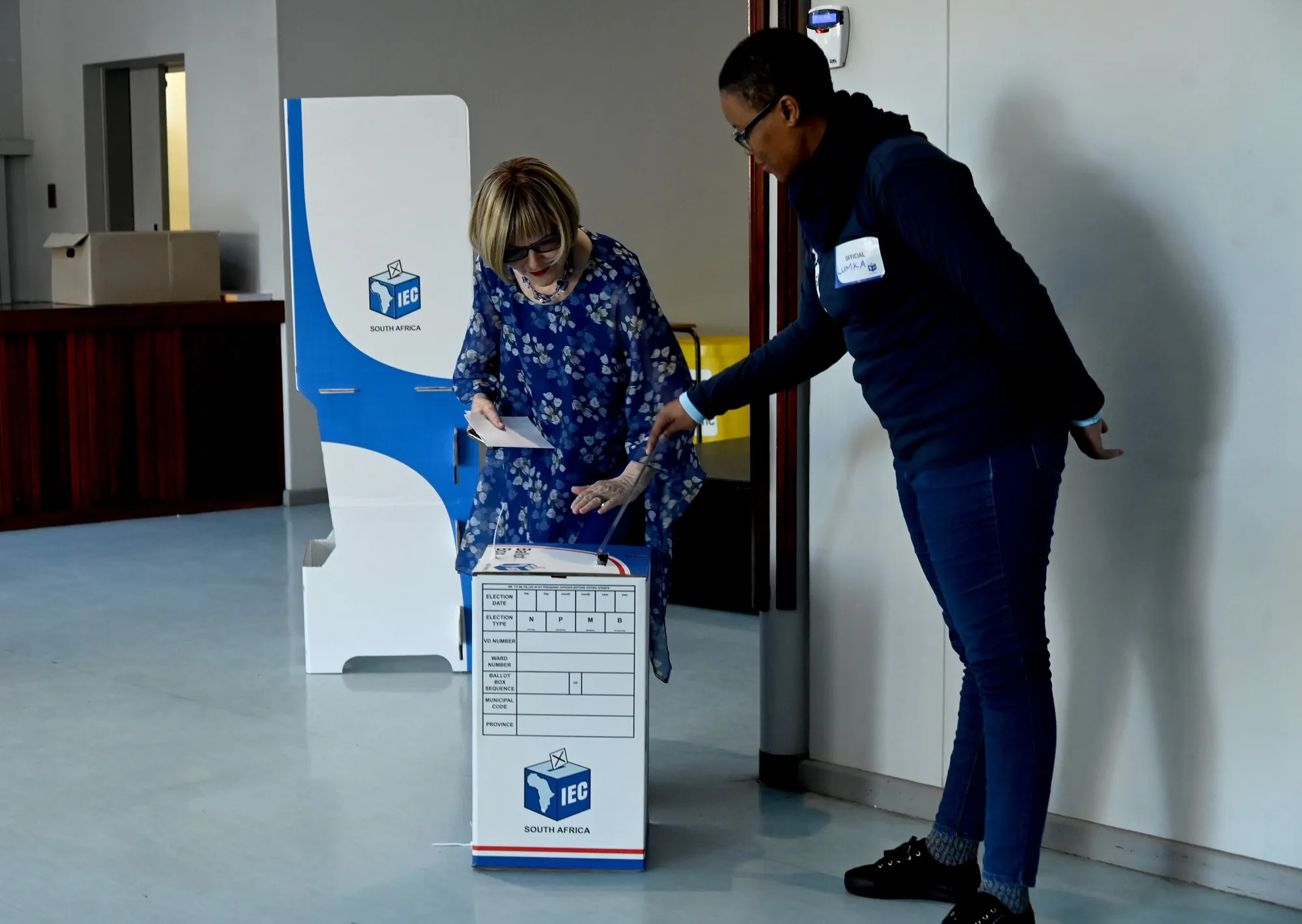 Elections 2024: First ballots cast across the Western Cape in 'watershed' elections - Vimarsana News