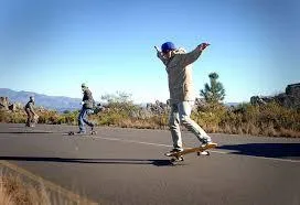 Skateboarding menace in Hout Bay raises safety concerns for motorists