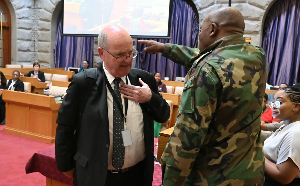 MPs call for O’Sullivan’s arrest after dramatic committee walkout