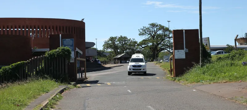 Wentworth Hospital staff accused of negligence as woman delivers baby on grass