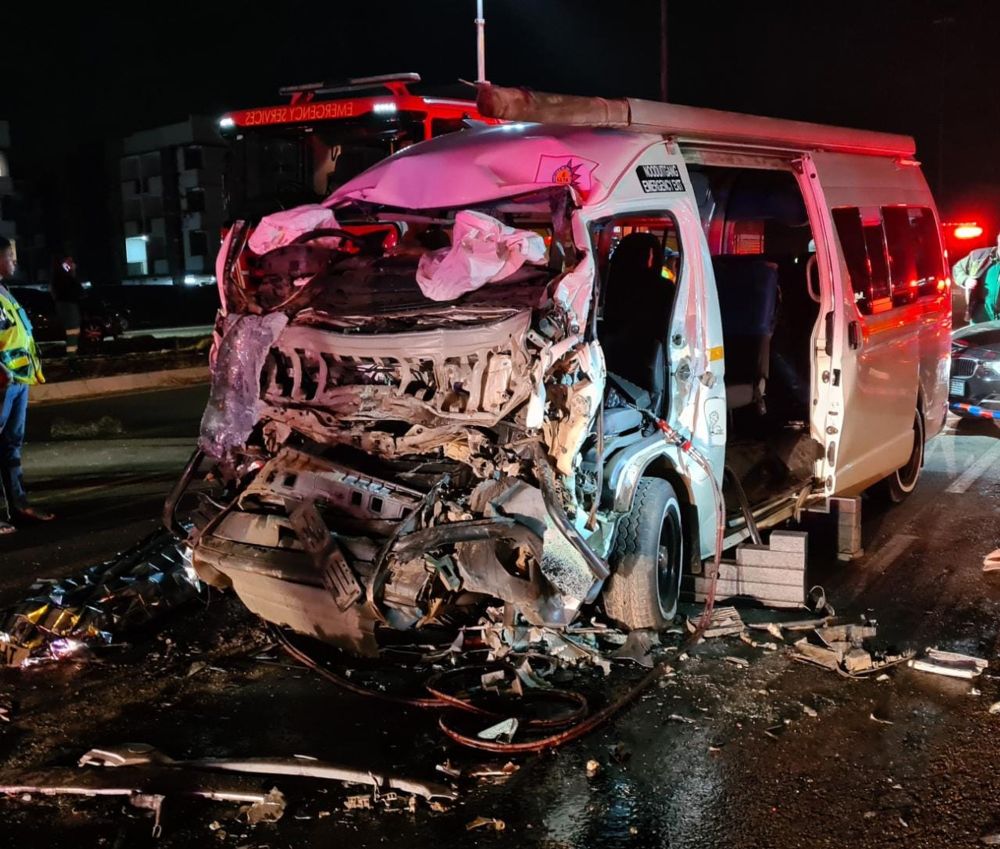 Two dead after taxi crashes into back of heavy duty truck in Centurion