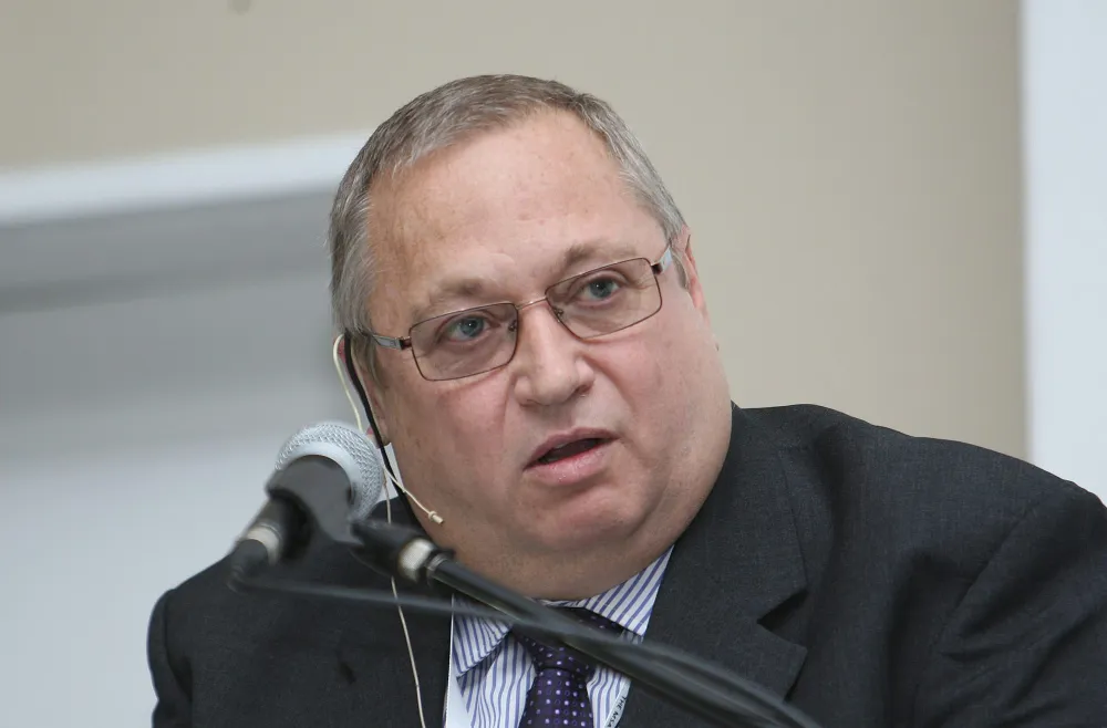 The company CEO, Neal Froneman, is said to be getting around R300 million 