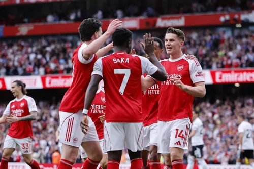 Arsenal klap Fulham to open up a gap between themselves and Man City