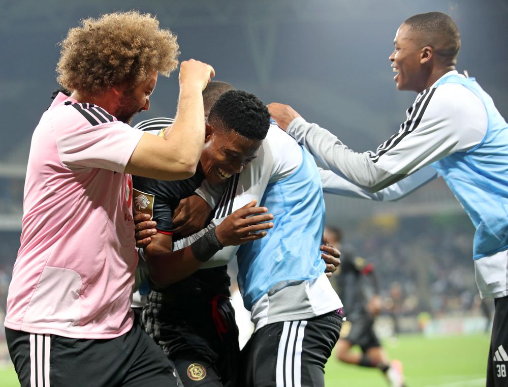 Orlando Pirates s'imposent 4-0 contre Kruger United pour maintenir leur avance en Premiership