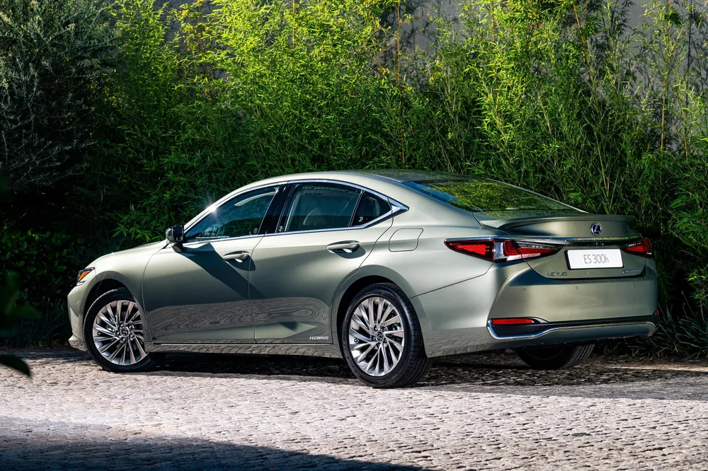 2021 Lexus ES