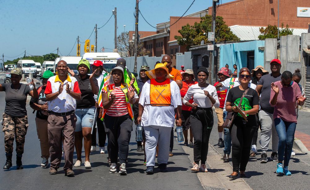 Protesters demand action against contaminated food sales
