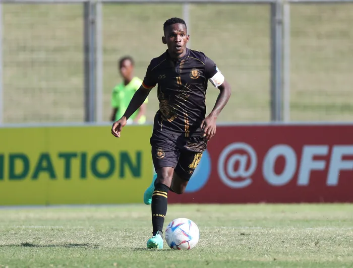 Kabelo Mahlasela in action for Royal AM