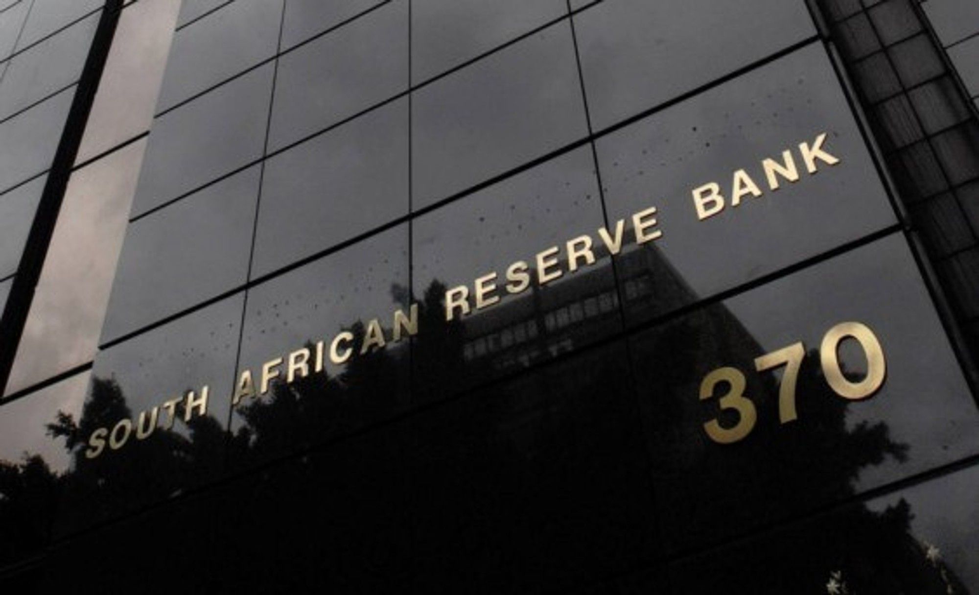 Words on wealth: why are interest rates still high when inflation is so low?