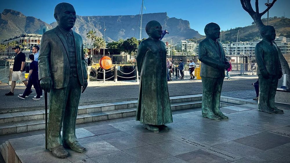 L'Western Cape envisage d'honorer Navi Pillay avec une statue à Nobel Square