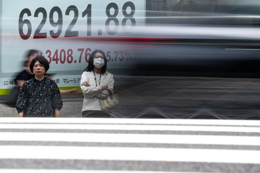 Oil prices drop awaiting Mideast peace progress