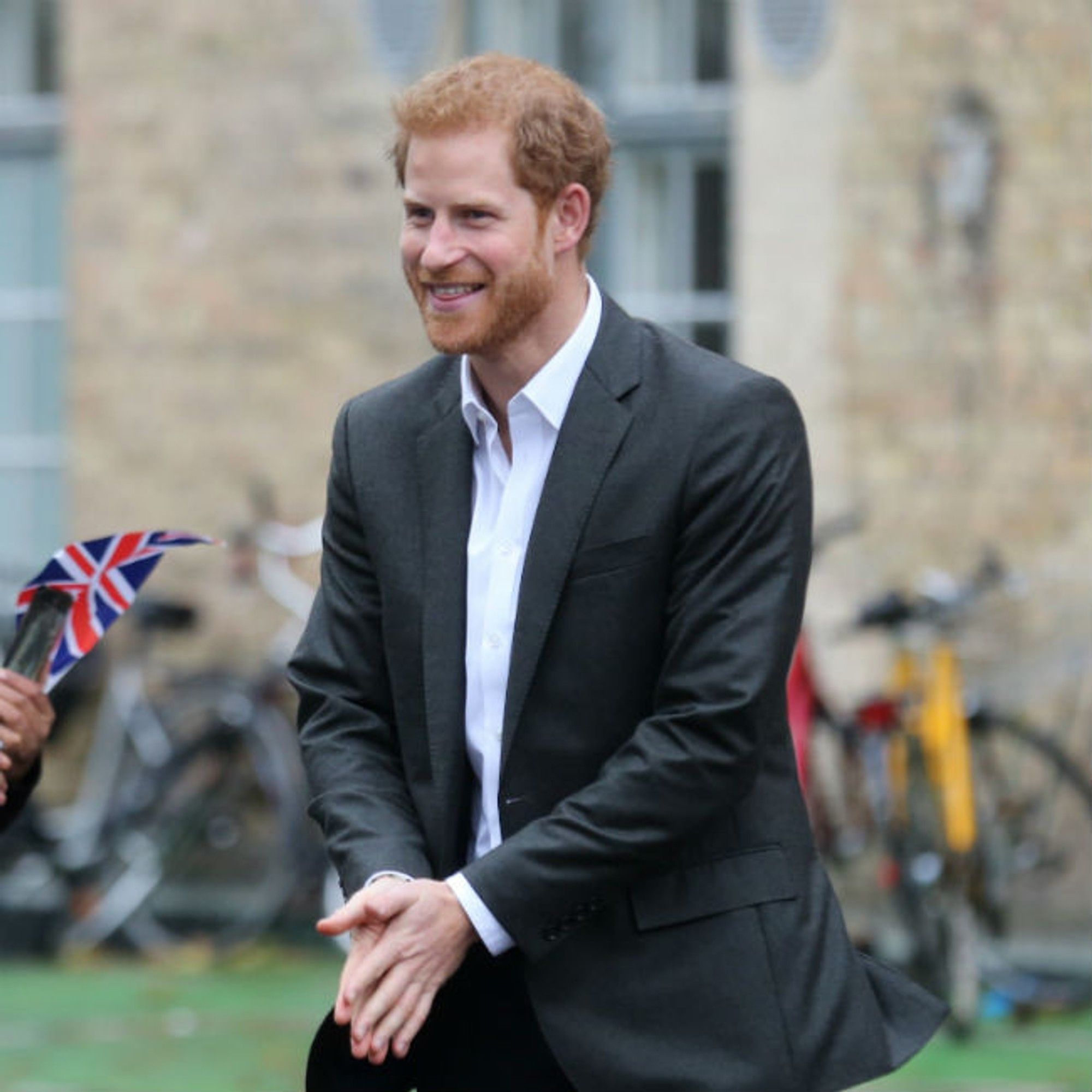 WATCH Dressed as SpiderMan, Prince Harry shares touching Christmas(00)