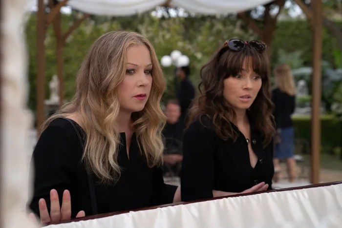 Christina Applegate, left, as Jen Harding, and Linda Cardellini as Judy Hale in the final season of “Dead to Me”.