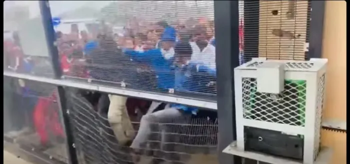 Video footage of the unrest was shared on social media, showing masses of learners in uniform flooding the street and looting fruit stalls.