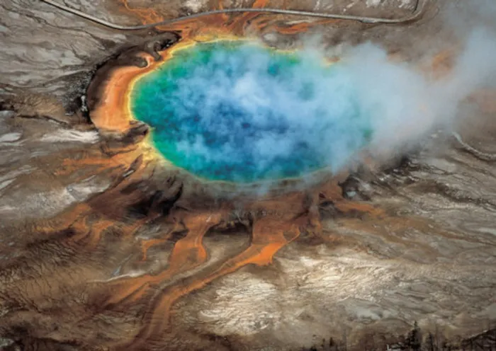 In a big eruption, Yellowstone would eject 1,000 times as much material as the 1980 Mount St. Helens eruption. Picture: 'Windows Into the Earth,' by Robert B. Smith and Lee J. Siegel.)