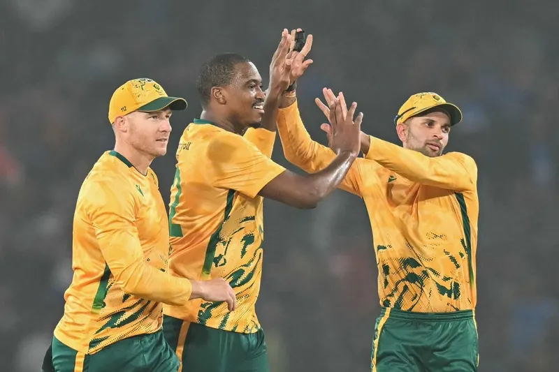 Proteas World Cup audition: Ngidi and De Kock shine as seniors struggle in India