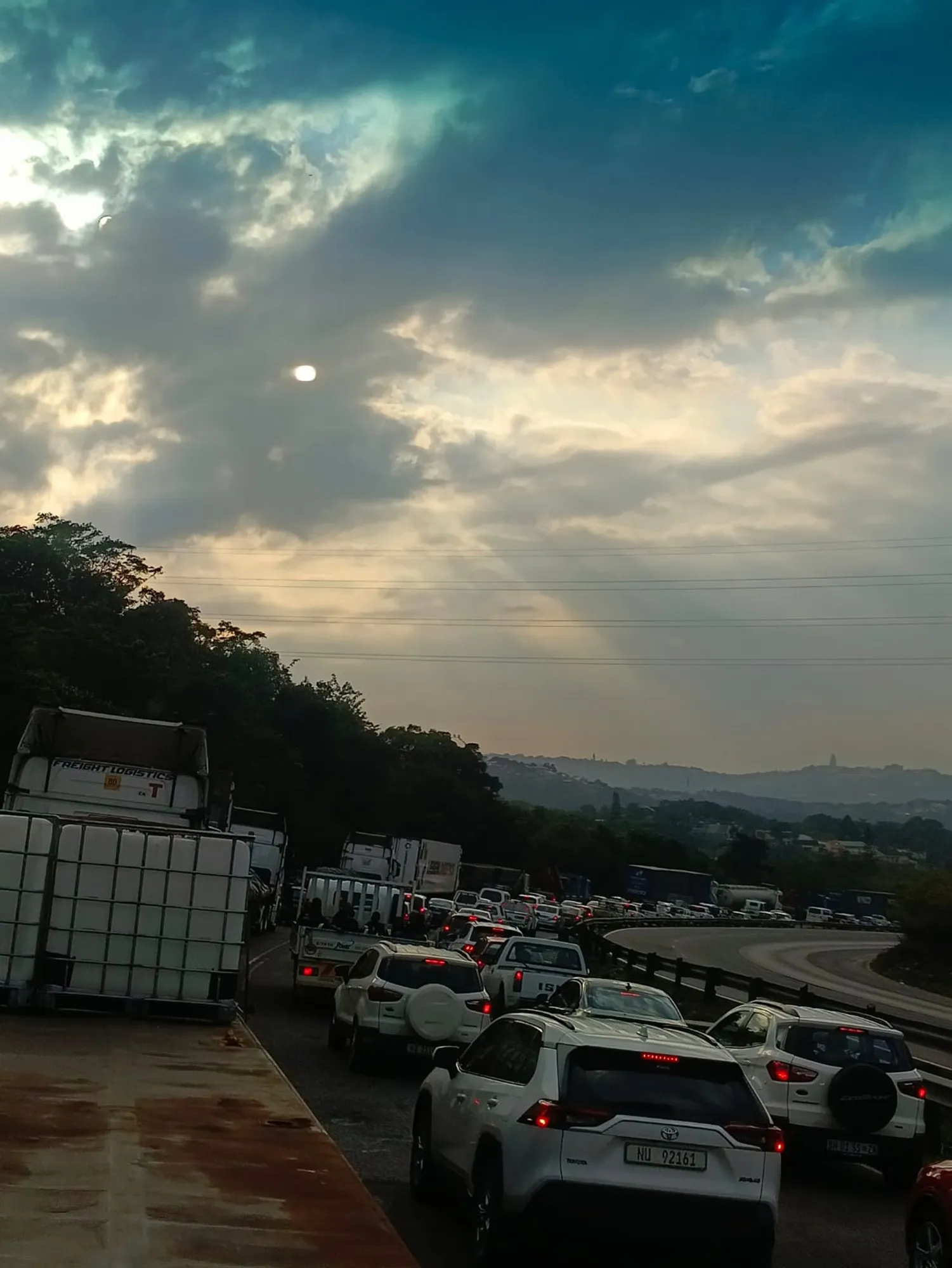 LOOK: Taxis block major Durban roads, motorists stranded in traffic jams - Vimarsana News