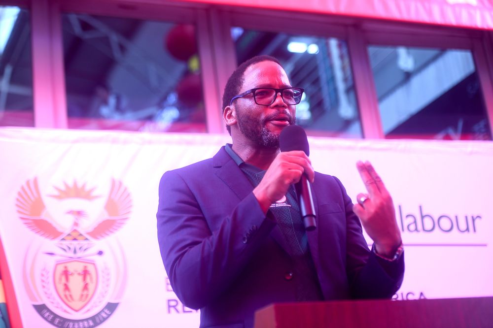 Wu Peng calls for strict adherence to South Africa's labour laws by Chinese businesses