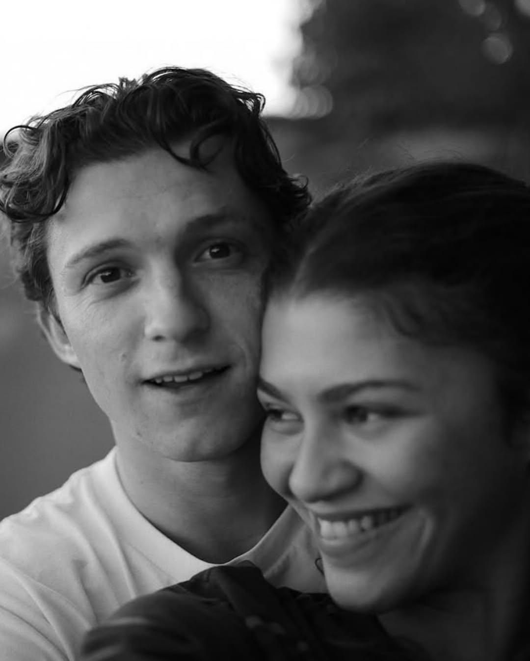 Cooking for love Tom Holland uses his chef brother's recipes to(00)