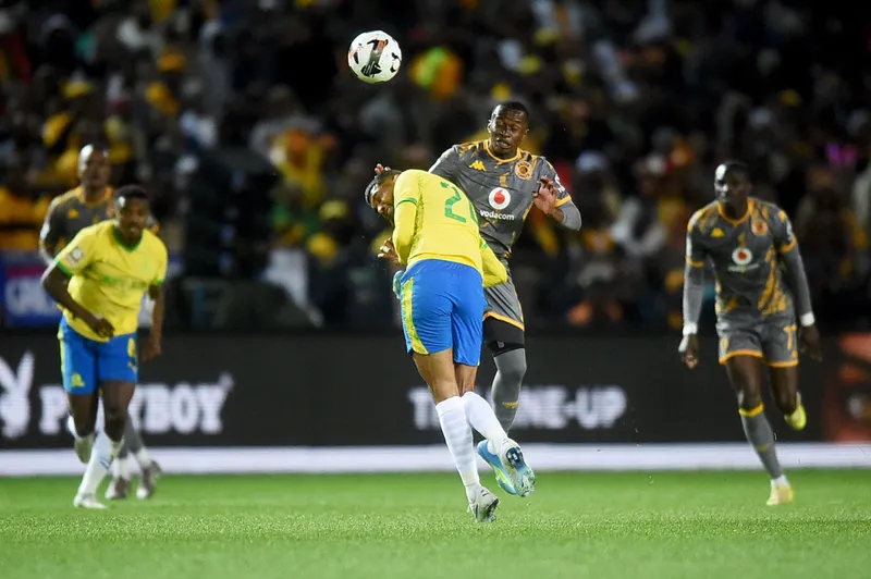 Kaizer Chiefs coach defends Siphesihle Ndlovu amid discipline concerns