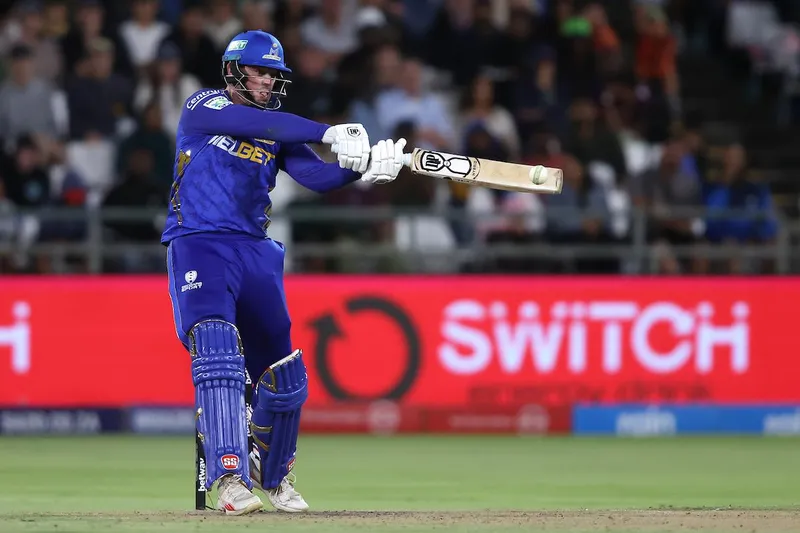 MI Cape Town keep playoff hopes alive with gritty win over Sunrisers