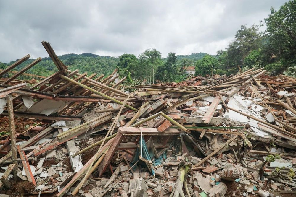 Landslide in Indonesia: At least 11 dead, 12 missing after heavy rainfall