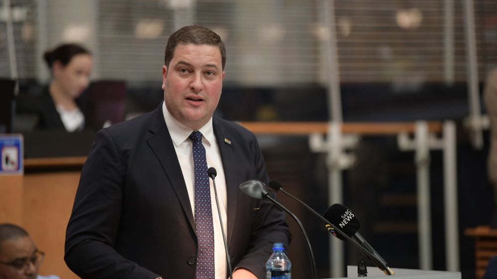 Zille's praise solidifies Hill-Lewis's position in the DA leadership race