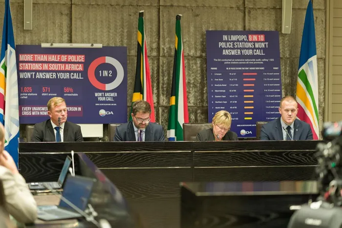 The DA audit found that a total of 571 stations did not answer, while 454 answered one or both listed numbers. This means that 56% of police stations could not be reached, while only 44% answered. DA spokesperson, Jan de Villiers, DA Parliamentary Leader, George Michalakis, DA Chief Whip, Glynnis Breytenbach, and Deputy Spokesperson on Police, Ian Cameron.