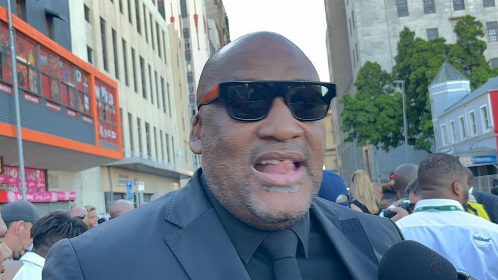McKenzie asserts there's no room for opposition in GNU