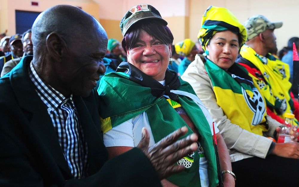 Fallen Struggle heroes' families honoured