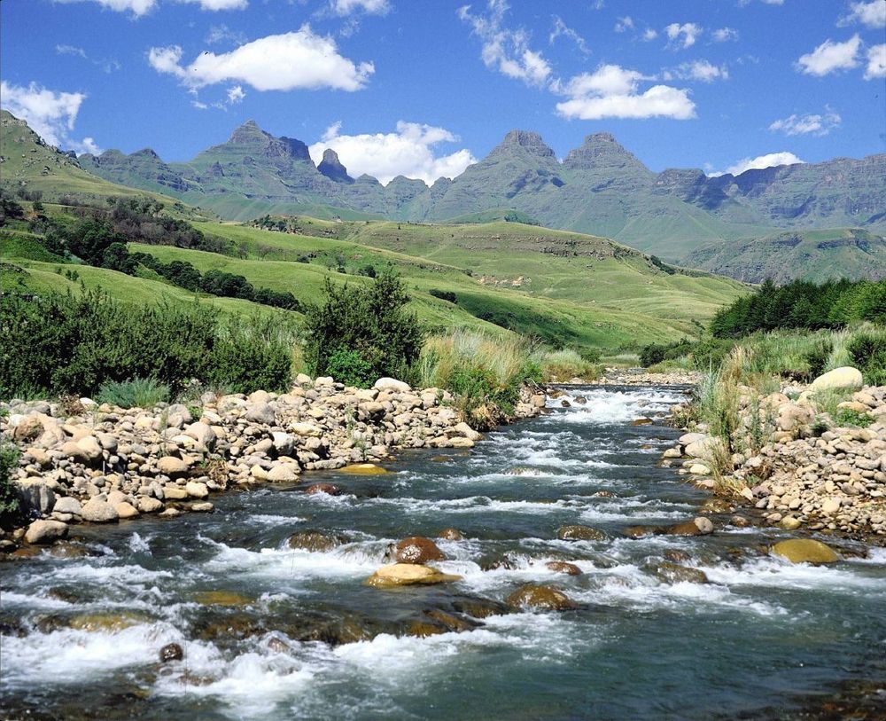 Flood damage forces closure of Injisuthi Camp in Drakensberg, alternative travel routes provided