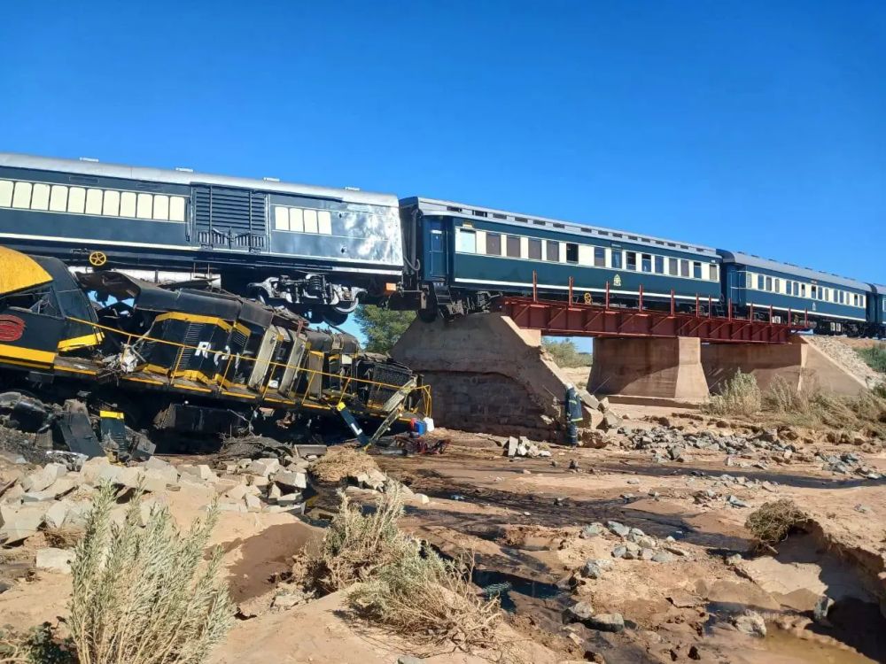 Tragic derailment of Rovos Rail train near Ariamsvlei claims two lives