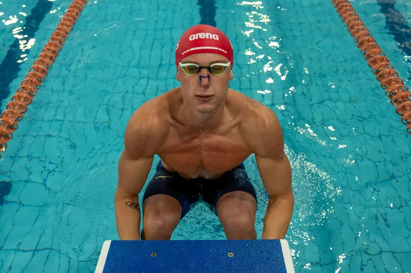 Pieter Coetzé stuns Thomas Ceccon with double gold as Corbett bags bronze brace in China