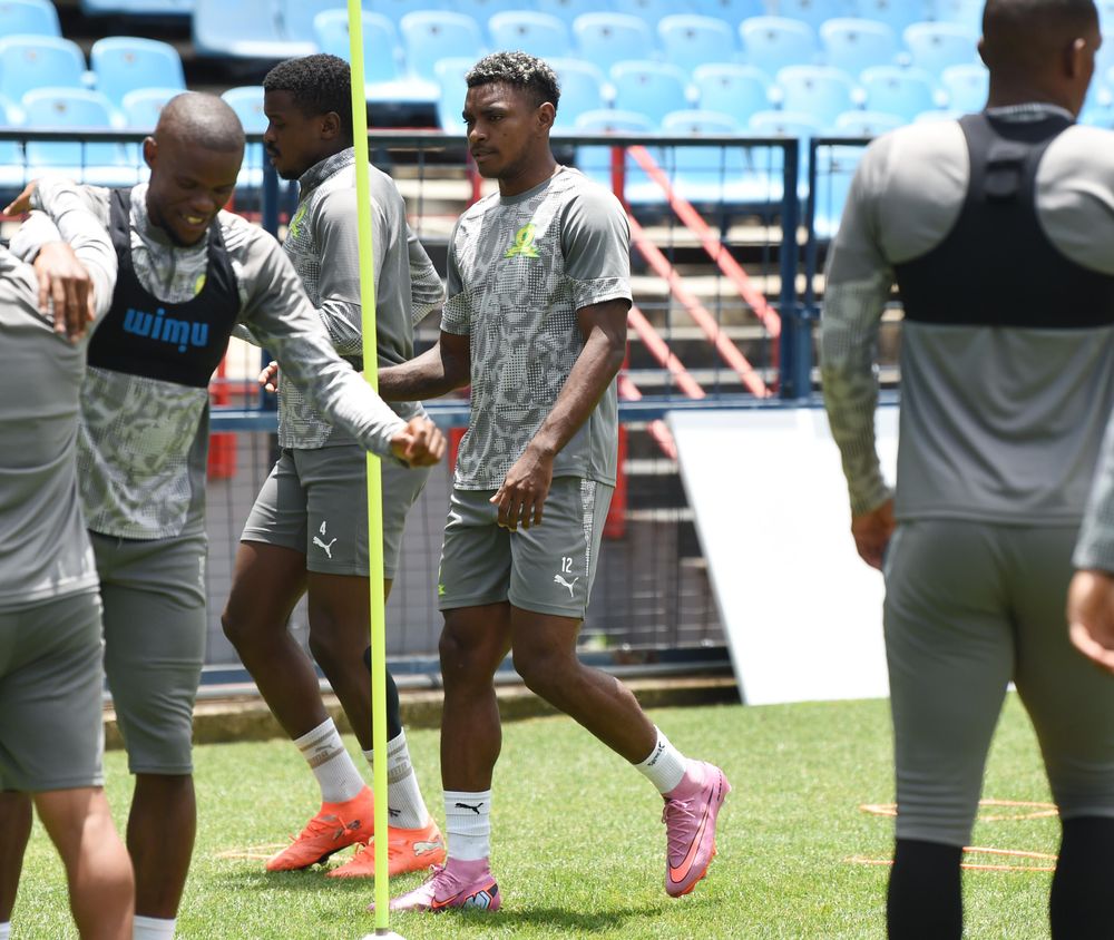 Denis Onyango urges Mamelodi Sundowns to chase second star and make history a decade later