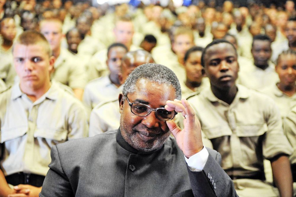 Le président Cyril Ramaphosa pourrait être arrêté pour inconduite - Charles Nqakula