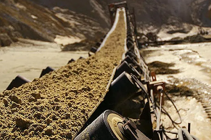 A conveyer belt at DRDGold’s Ergo Mine on the East Rand. DRDGold has a R10 billion capital infrastructure investment programme involving five projects aimed at lifting throughput from the company’s two operations, ERGO and Far West Gold Recoveries from around 2.15 million tons per month to 3 million tons per month.