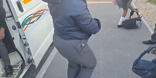 Une vidéo montrerait 34 enfants dans un véhicule de transport scolaire de 16 places