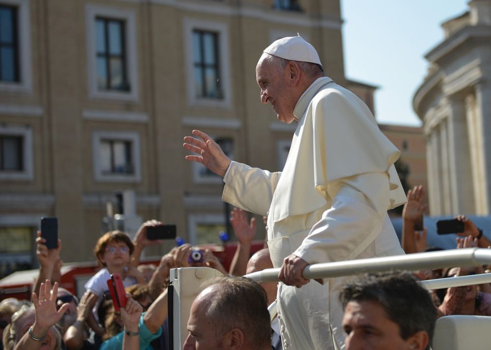 Pope Francis launches scathing attack on mafia, calls them 'organisations of sin'