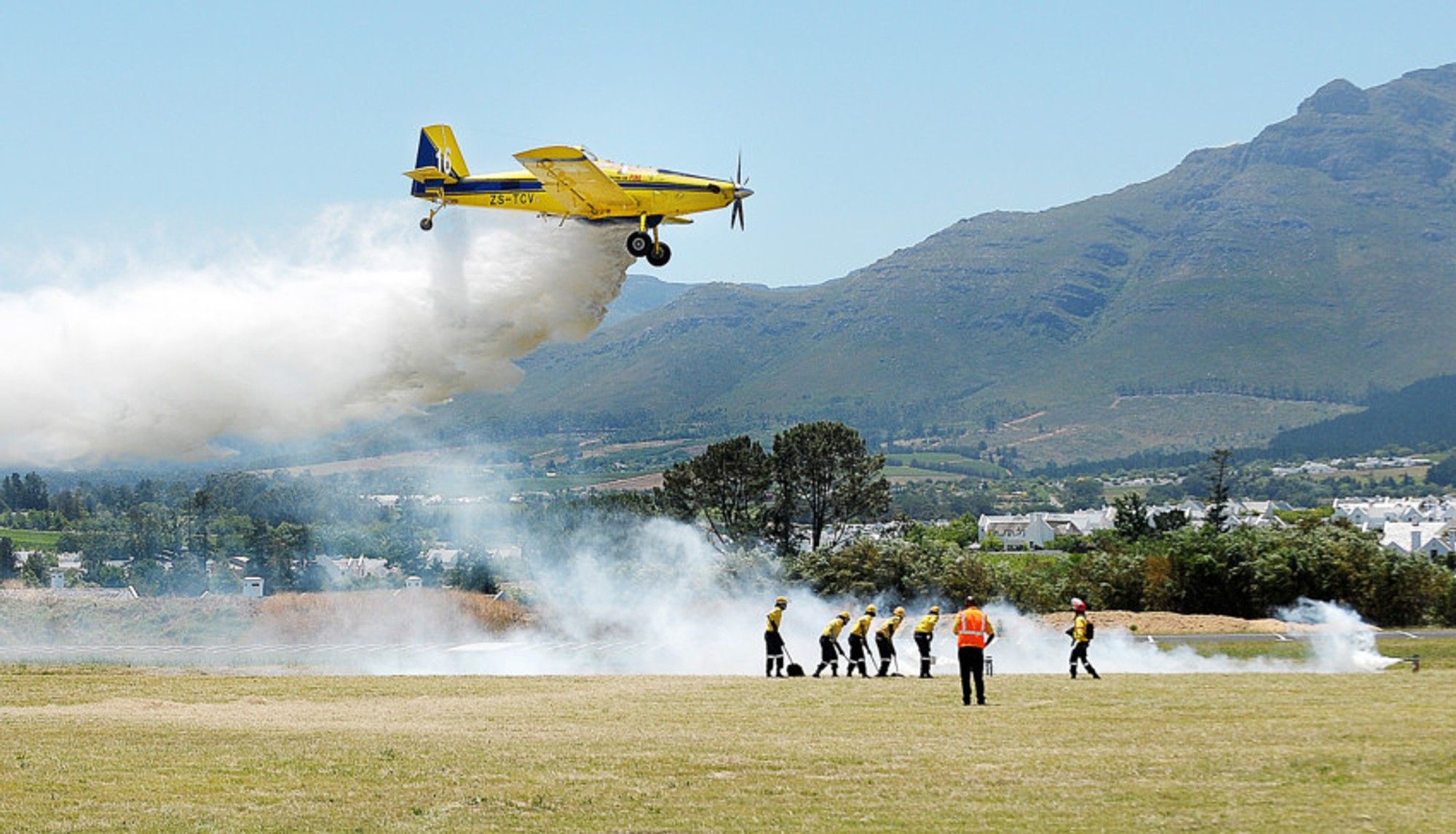 Extra water bomber ready for fire season