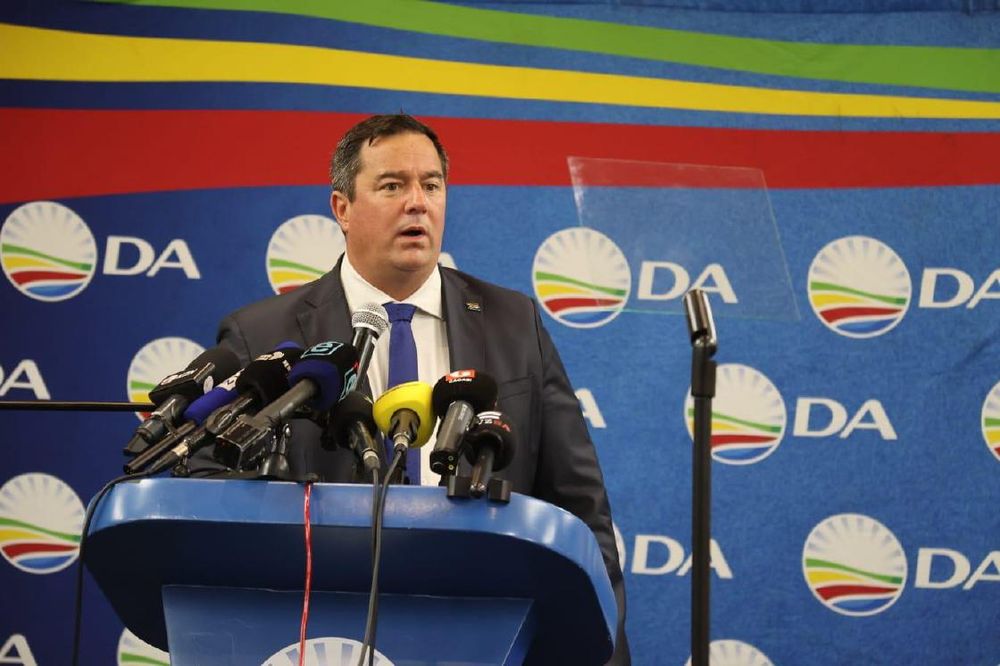 Did Helen Zille push Steenhuisen out of the leadership race?