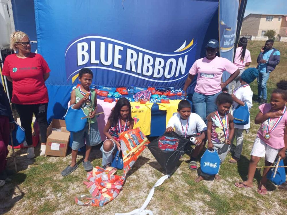 Ocean View kids given the lowdown on kite-making