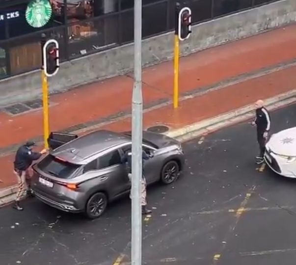 WATCH | Suspected abalone poachers arrested after high-speed Cape Town chase - IOL