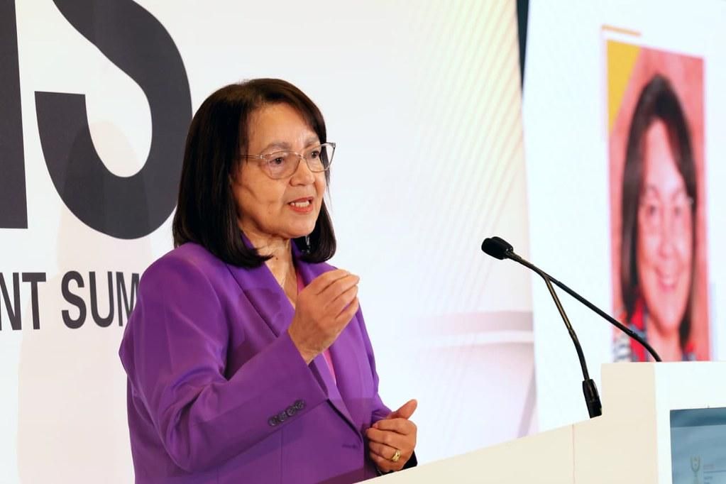 De Lille under fire for handling of South African Tourism board dissolution