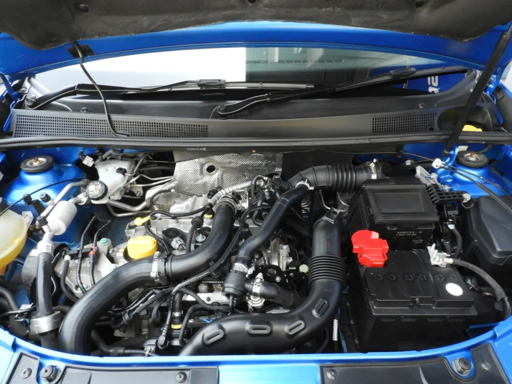 The 900cc 3-cylinder turbocharged engine is utilized by Renault in a variety of their models.