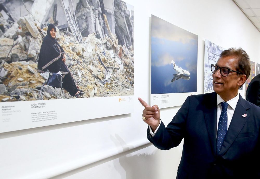 PICS: Dr Iqbal Survé opens Andrei Stenin photo exhibition in KZN