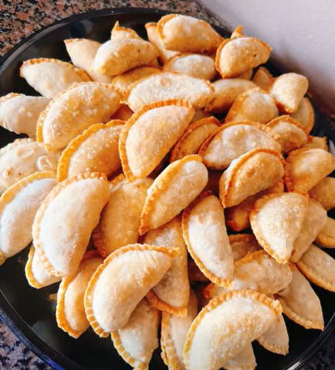 WATCH: Step-by-step guide to making poli for Diwali - IOL