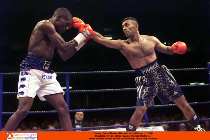 Vuyani Bungu (left) in action against Prince Naseem Hamed in March 2000. Photo: Richard Heathcote/Reuters